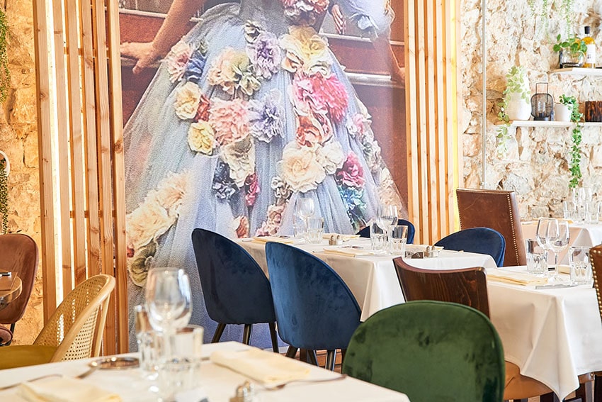 Restaurant Grill and Wines